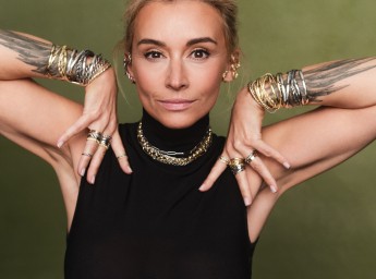 Wolność, która trwa na zawsze. Nowa kolekcja biżuterii Martyny Wojciechowskiej na jubileusz W.KRUK